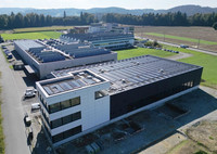 Neue Montagehalle und Tower